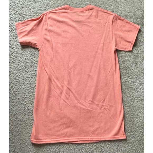 Disney Alice in Wonderland Mad Hatter Deep Pink Graphic T-shirt Size Small - Picture 2 of 5